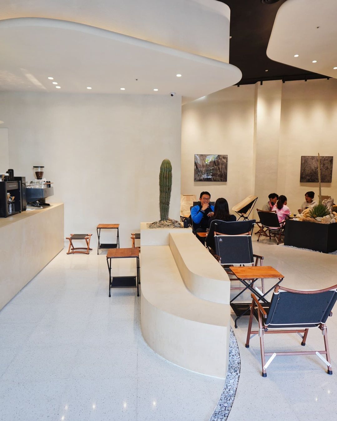 ROCKLANDPLUS-店內座位